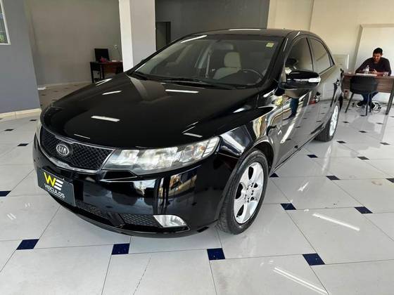 KIA CERATO 1.6 EX2 SEDAN 16V GASOLINA 4P MANUAL KIA CERATO 1.6 EX2 SEDAN 16V GASOLINA 4P MANUAL